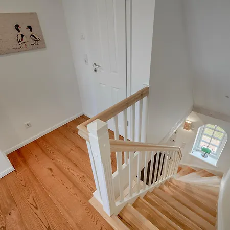 Nyaraló Emmas Hus Reetdachhaus Mit Sauna Und Garten *